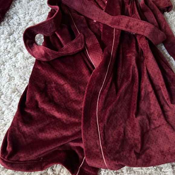 Luxurious Plush Velvet  Gilligan and O’Malley comfortable cozy extra soft Long R - Picture 3 of 7